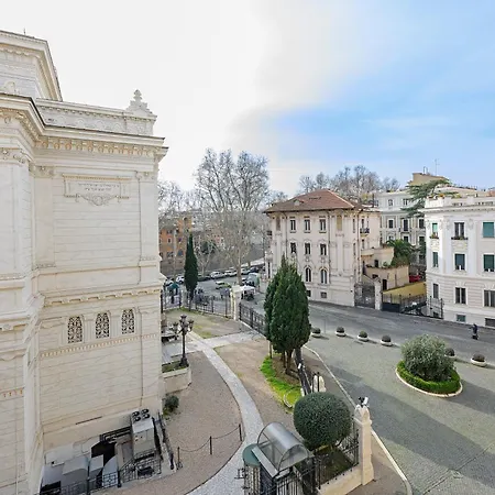 Moon River Luxury Roma