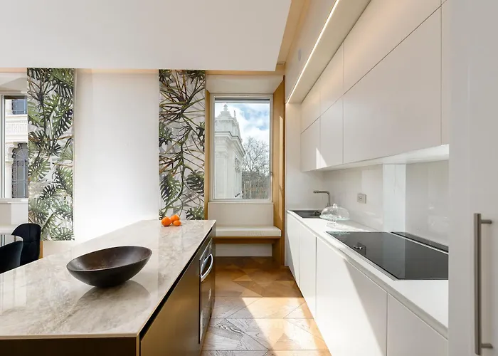 Moon River Luxury Apartment